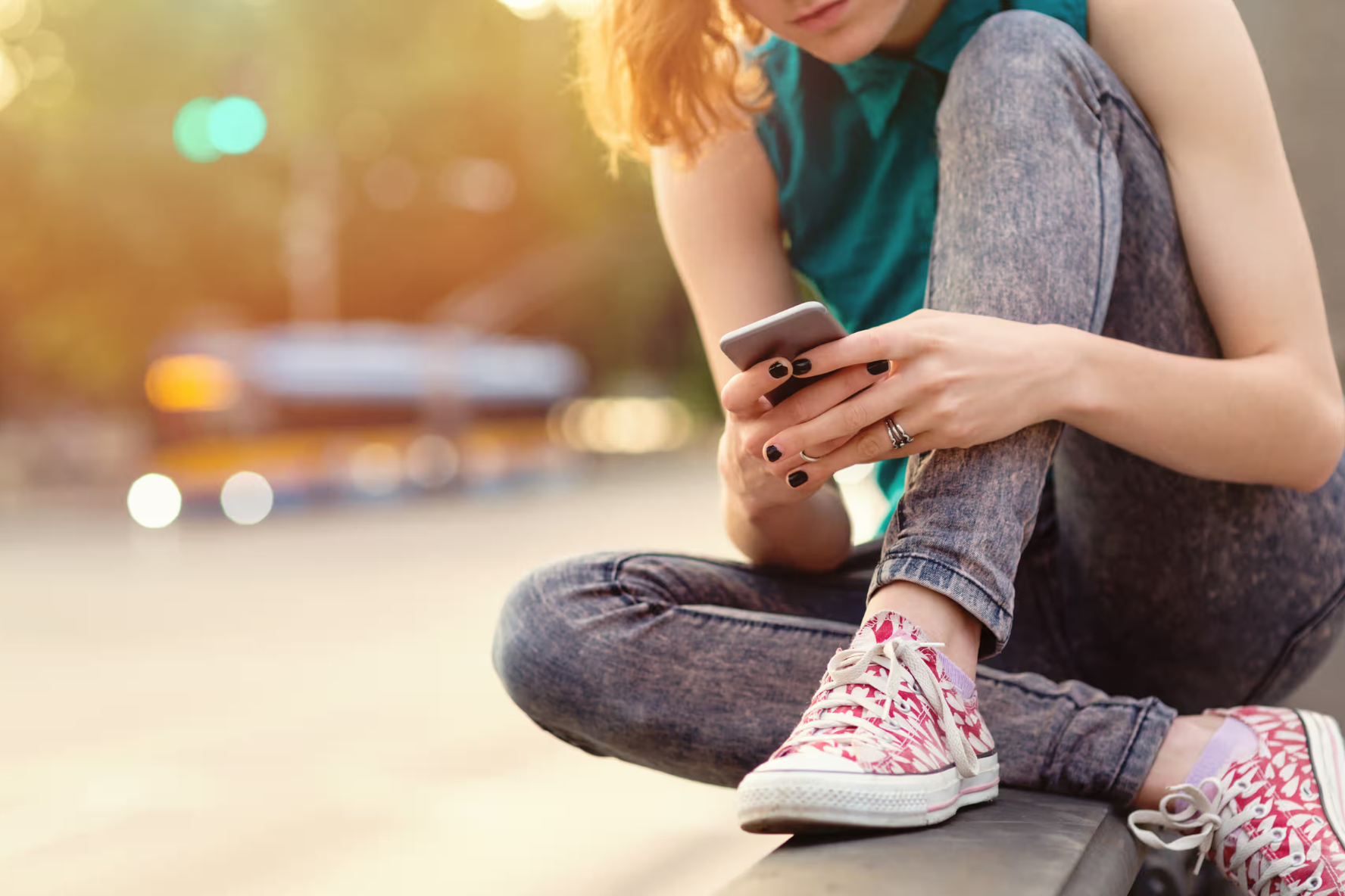 France to trial ban on mobile phones at school for children under 15